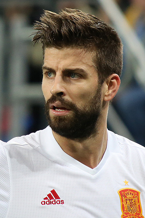 Gerard pique   controversy with Ronaldo